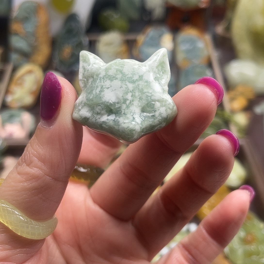 蛇纹石玉颈饰未镶嵌狐狸