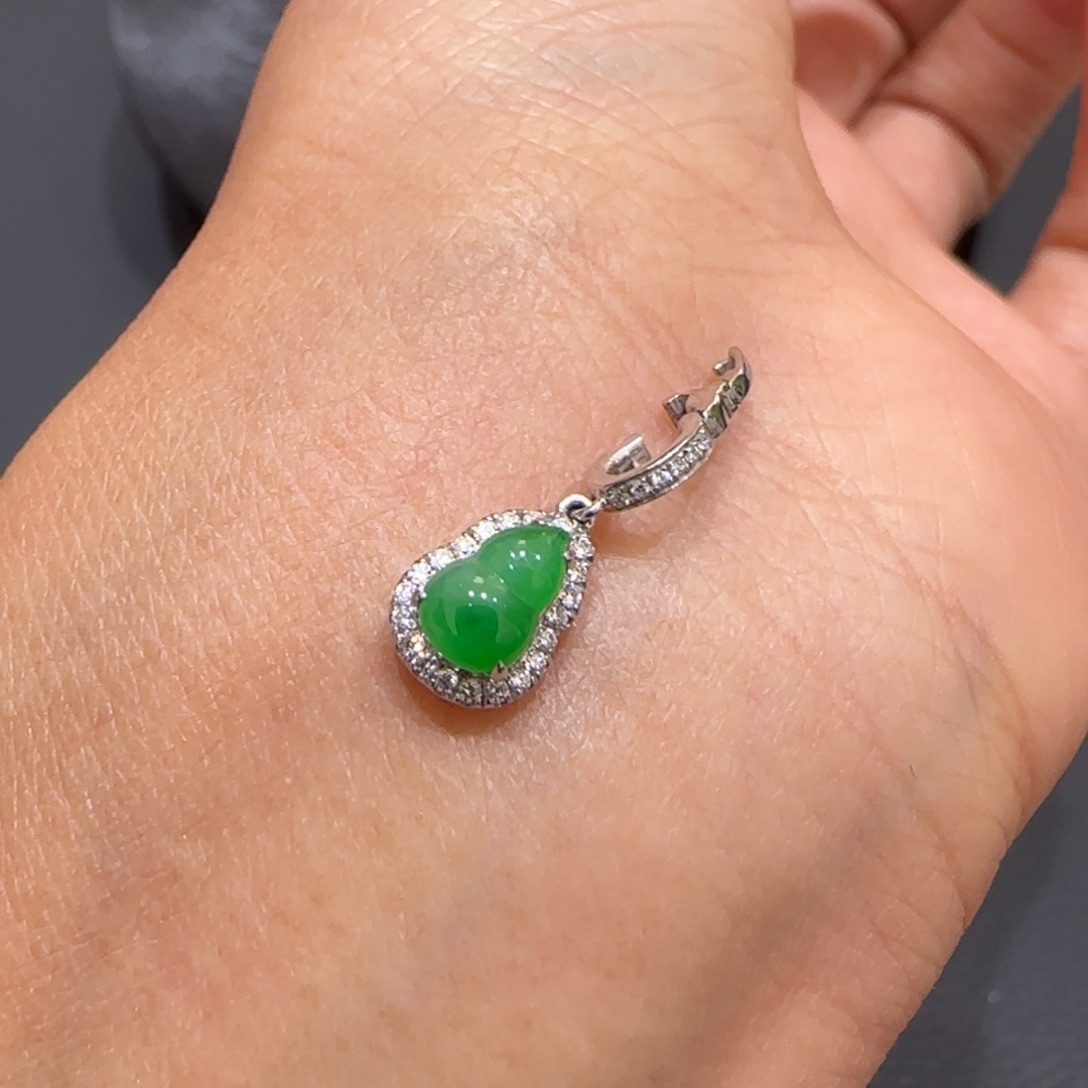 翡翠颈饰18K金镶嵌葫芦