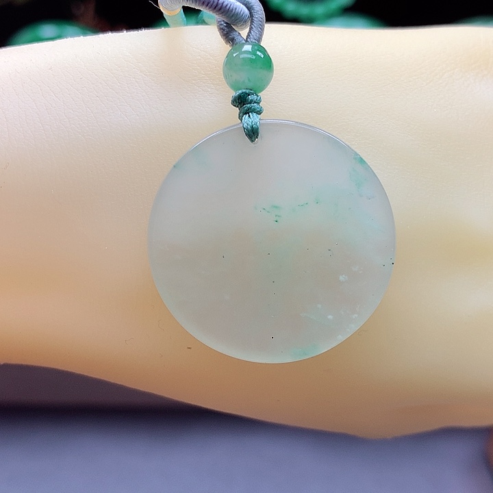 石英质玉颈饰未镶嵌