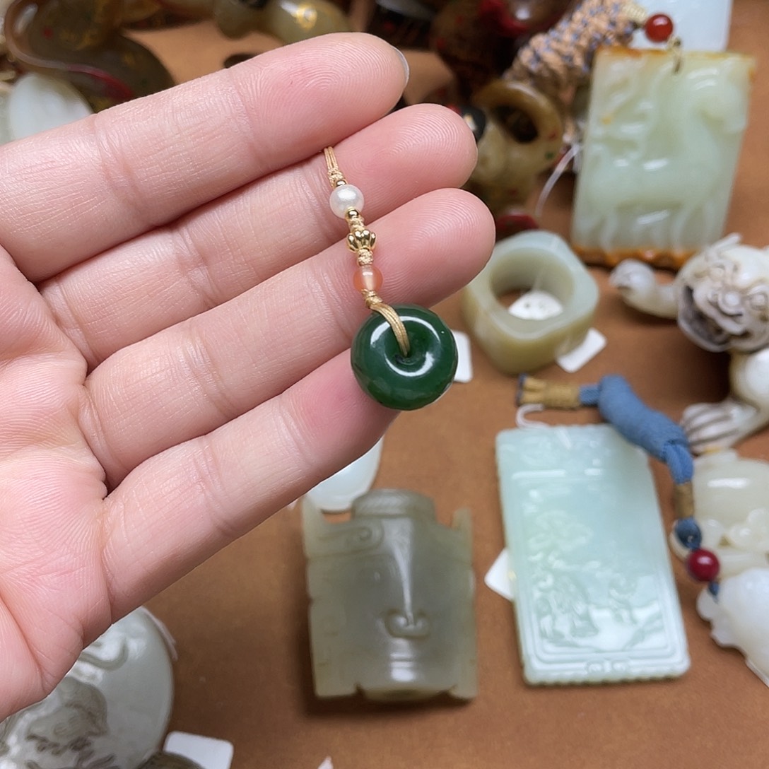 和田玉未镶嵌挂件