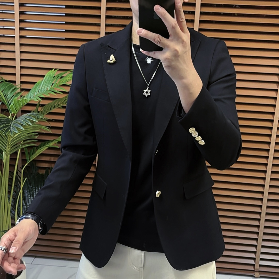 简约修身男士西装外套轻熟风商务休闲两粒扣设计