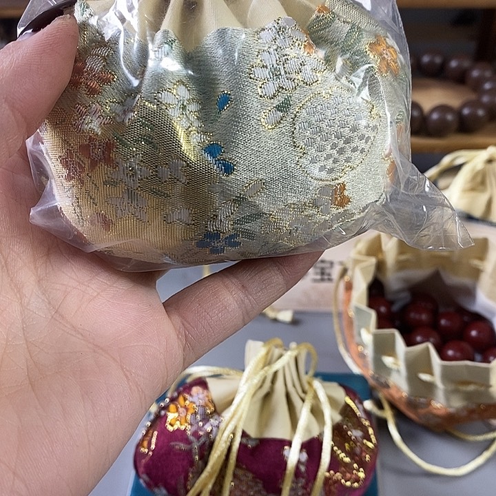 泥塑周*七瑕疵多宝珠香包