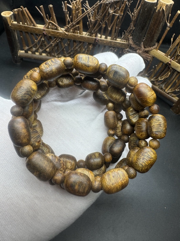 沉香【沉古轩】L5-1棋楠沉香瘤疤单圈多样性发一