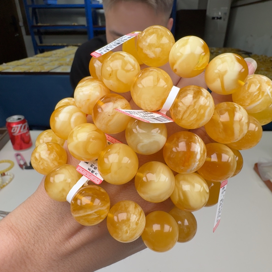 琥珀未镶嵌手链多样性发其一