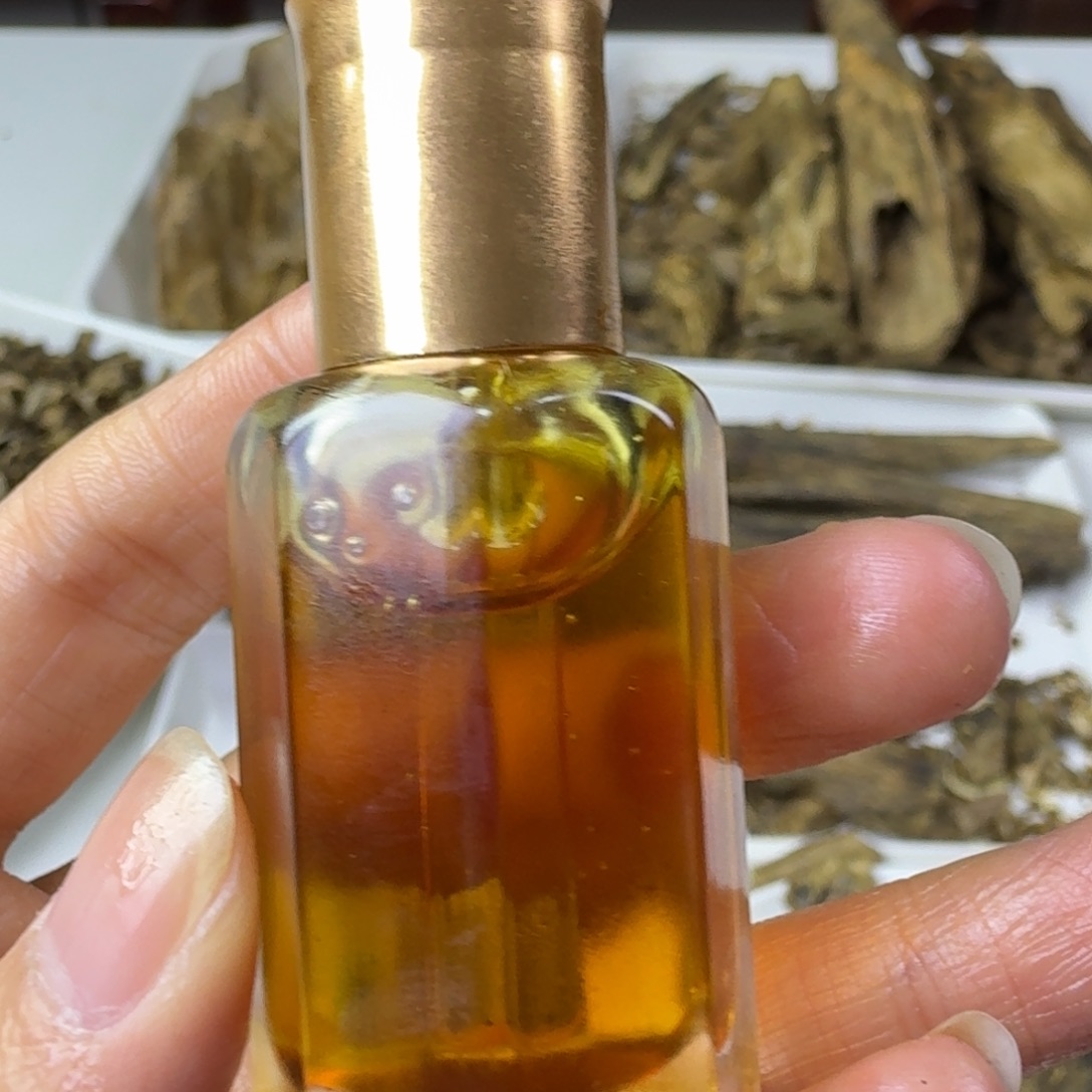 浮***白沉香沉香碎屑沉香碎屑沉香精油10克装