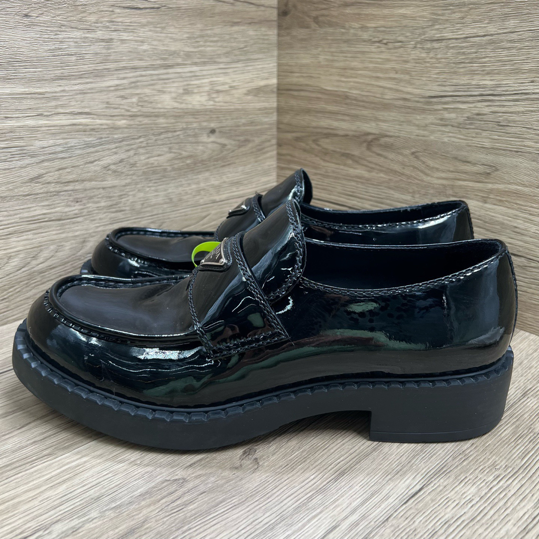 99新 Prada/普拉达 Monolith 亮面三角标乐福鞋 45.5码