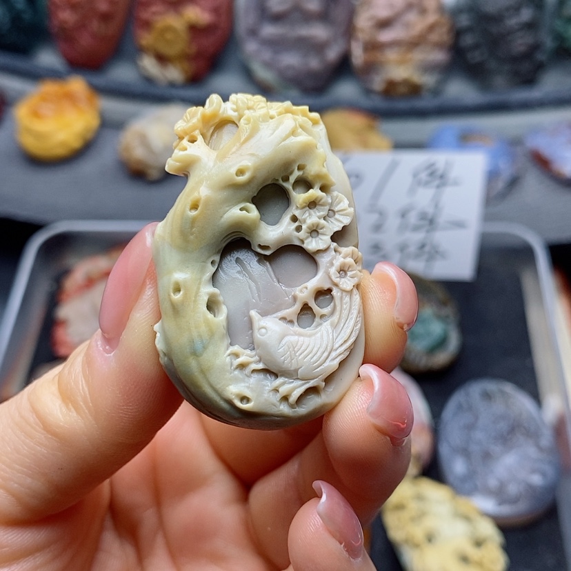 【闪购商品】定制石英质玉吊坠未镶嵌