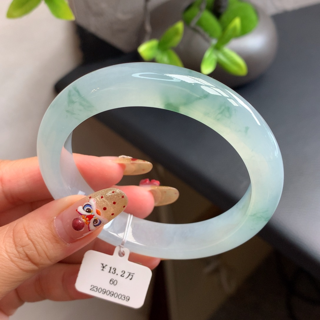 翡翠手镯未镶嵌60冰飘花正圈