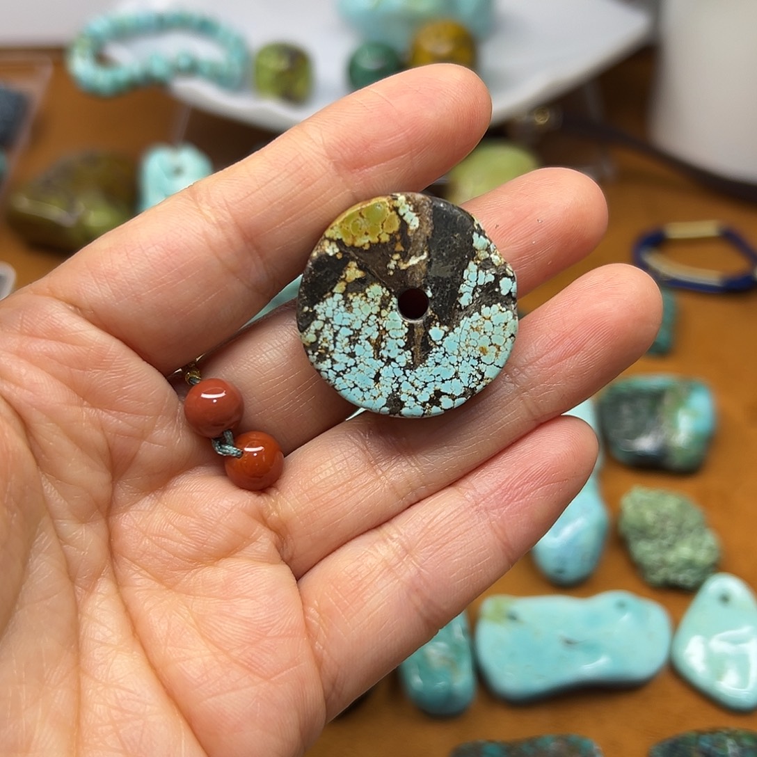 靳***东玛瑙/玉髓未镶嵌吊坠