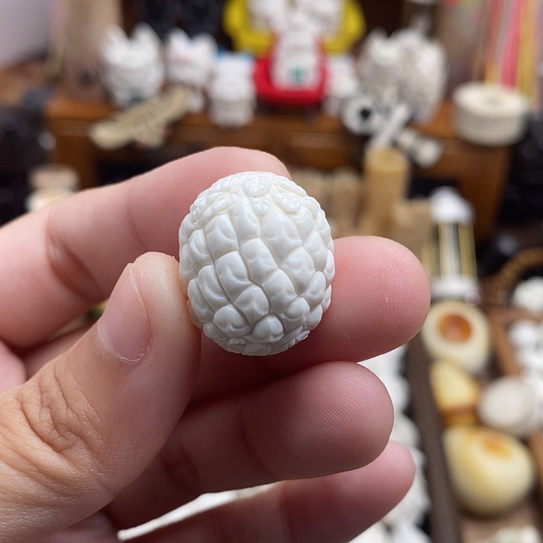 鹿骨把件c20凤梨