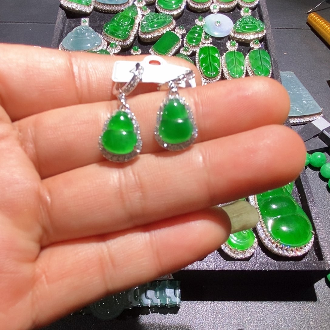 翡翠未镶嵌耳饰A货翡翠1