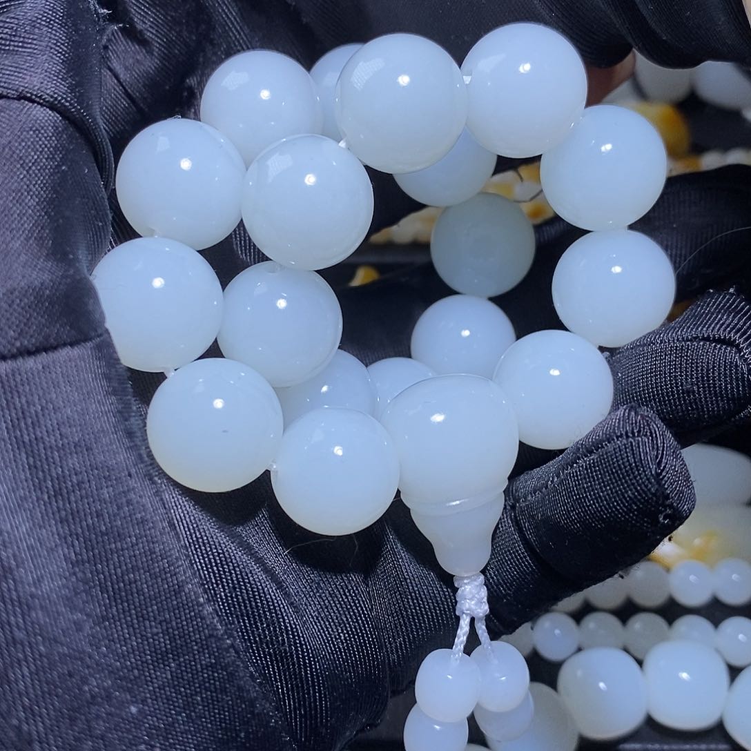 和田玉套链未镶嵌文****司