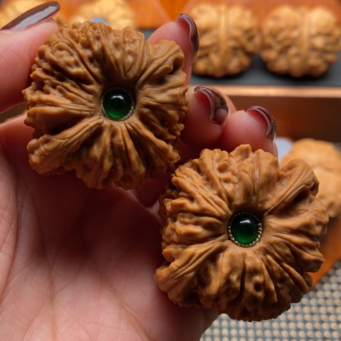 文玩核桃把件鬥****～南江石