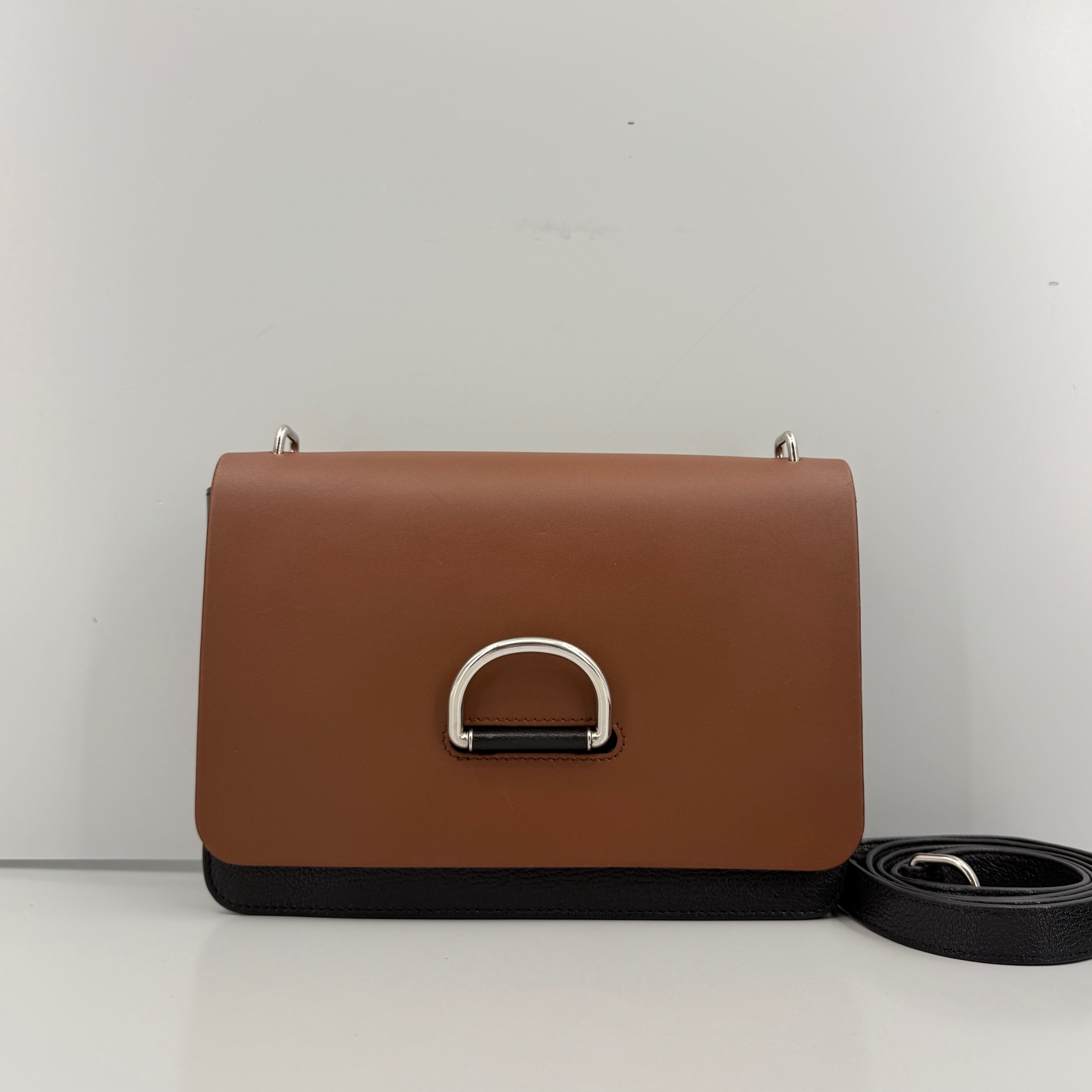 95新 BURBERRY/博柏利 优选/D型环黑棕拼色单肩包/26×19/Z111732