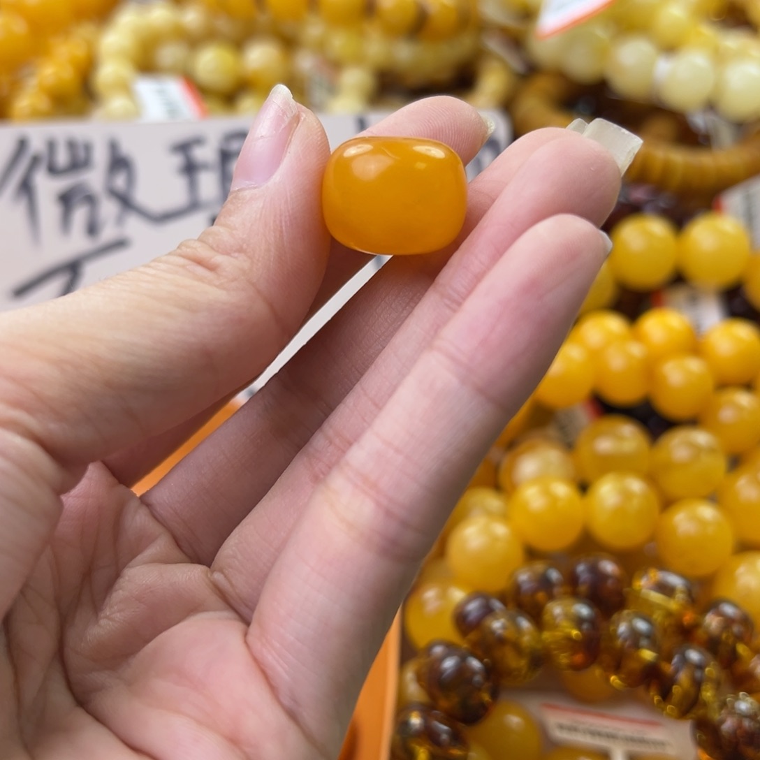 琥珀珠宝奇石未镶嵌