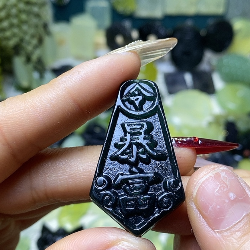 【闪购商品】蛇纹石玉颈饰未镶嵌
