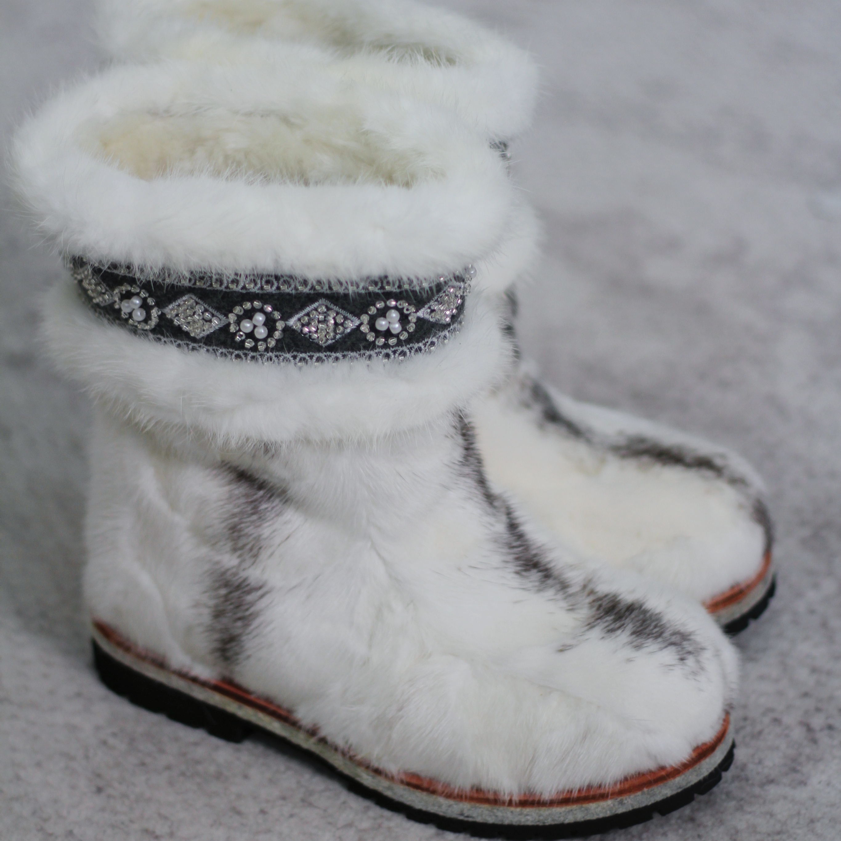 2501-1玛拉沁小码冬季儿童中筒靴加厚加绒冬季平底保暖防滑舒适