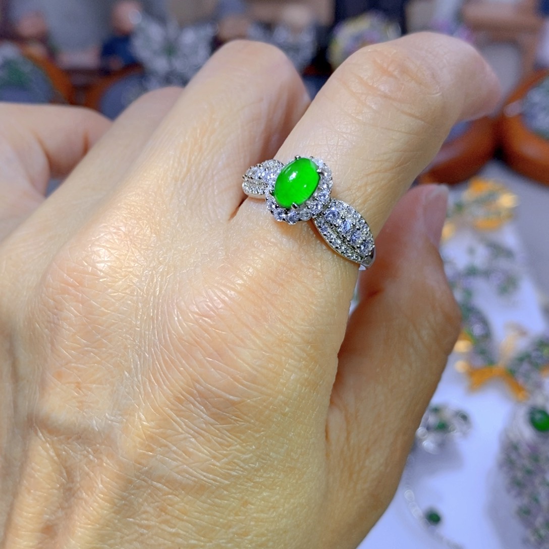 翡翠颈饰银S925镶嵌天然翡翠