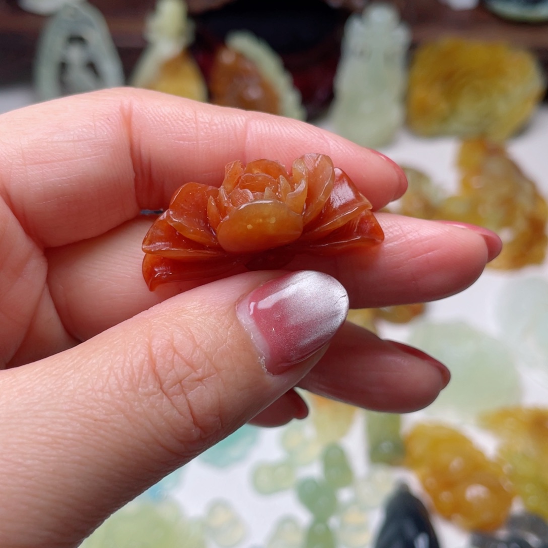 蛇纹石玉颈饰未镶嵌兜****c