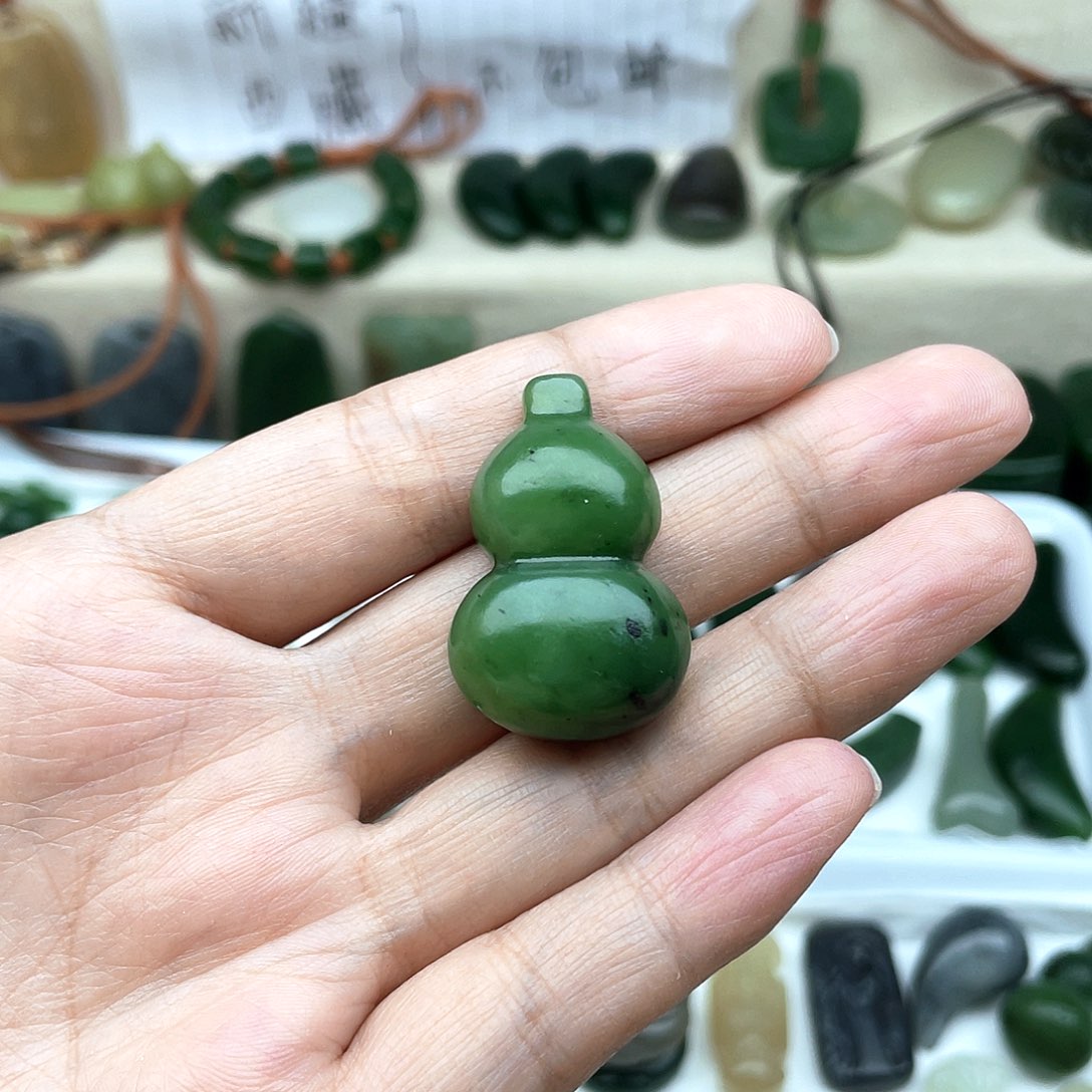 颈饰未镶嵌和田玉鸭***梨