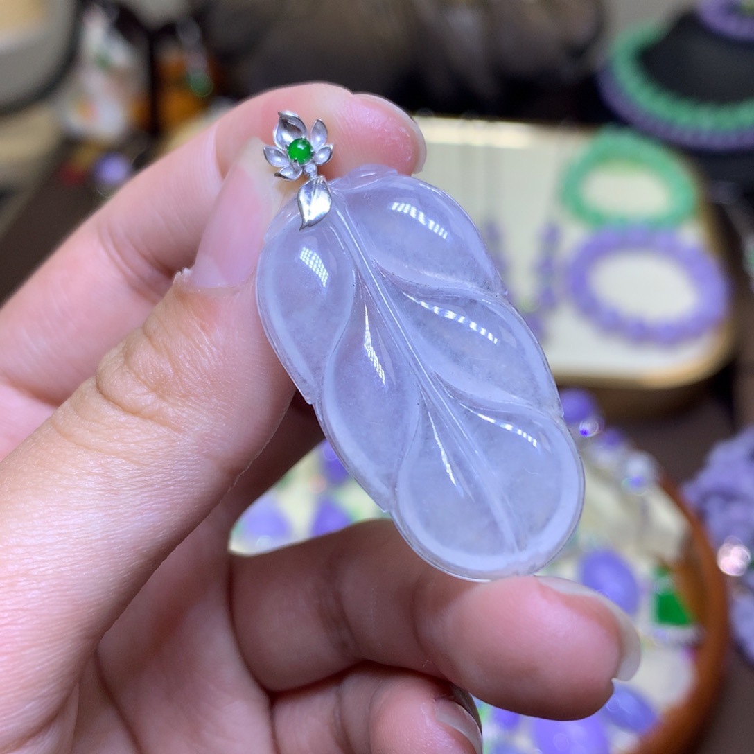 翡翠颈饰18K金镶嵌翡翠