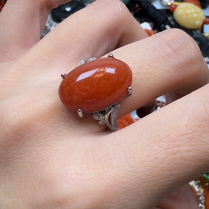 用***白翡翠未镶嵌颈饰翡翠