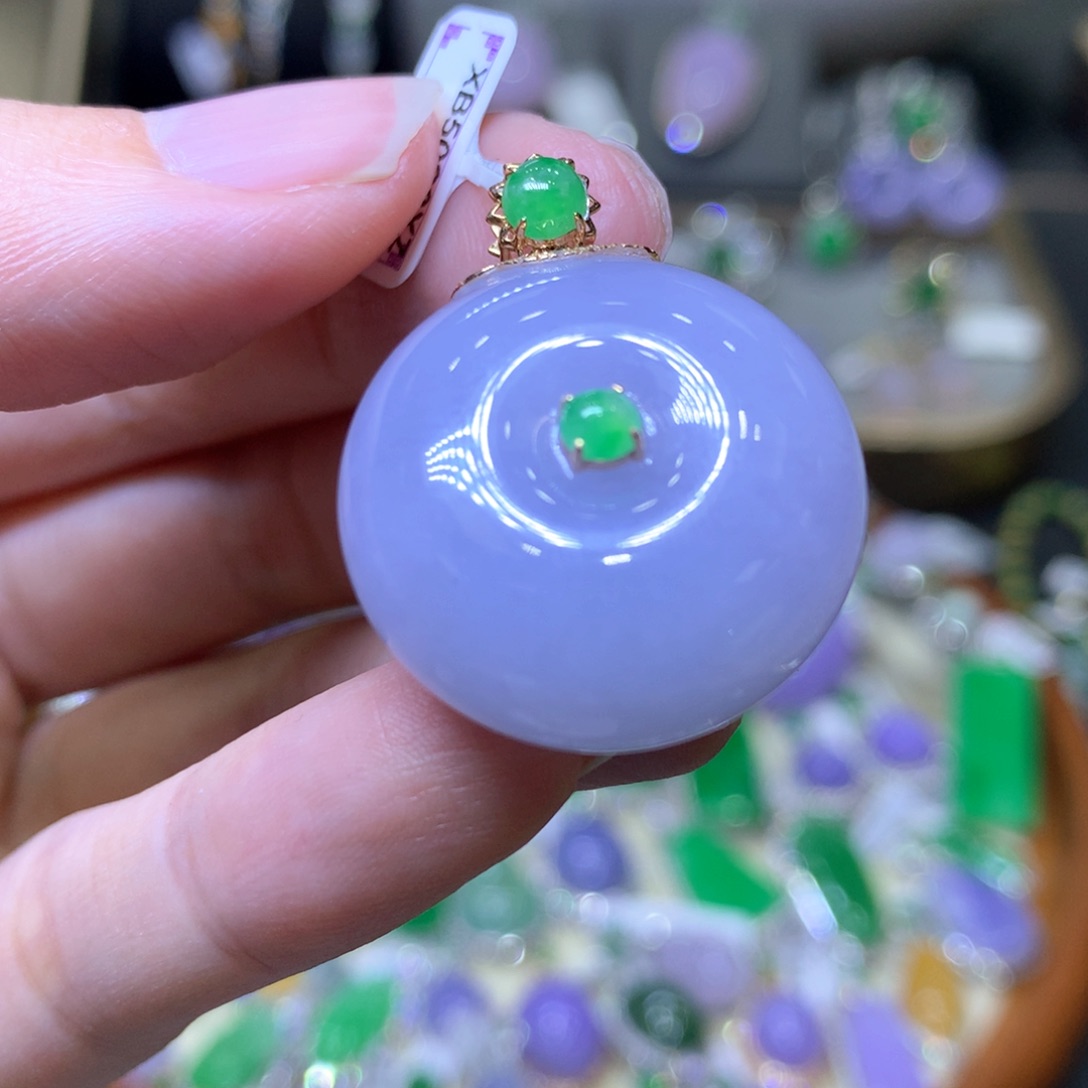 【闪购商品】翡翠颈饰18K金镶嵌翡翠吊坠项链