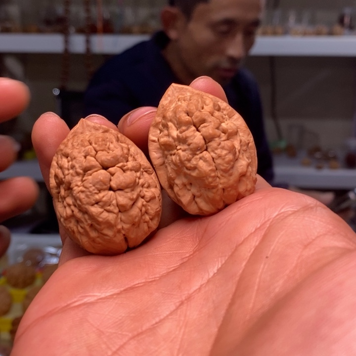 文玩核桃吊坠文玩核桃云铁疙瘩包金蟾～