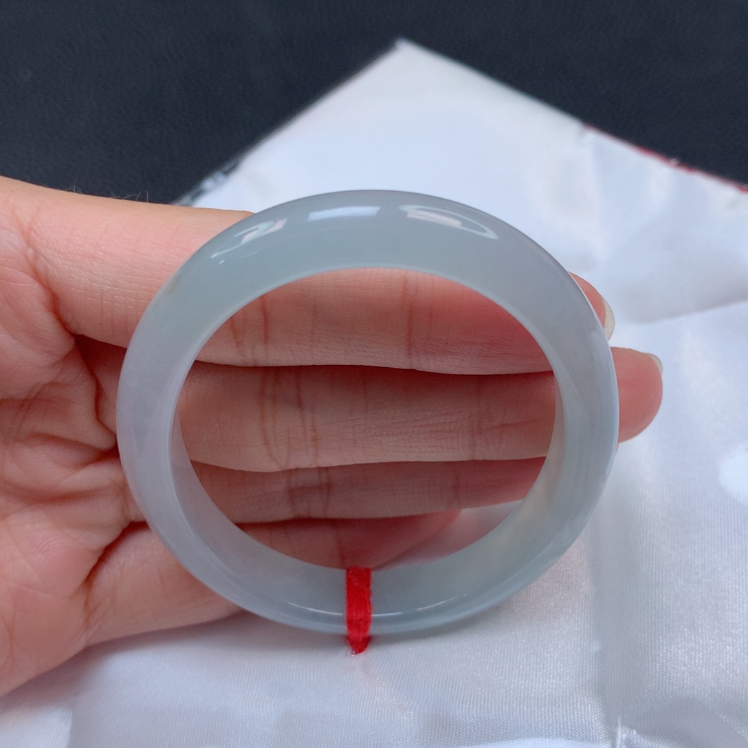 翡翠手镯未镶嵌亚**光天然55贵妃