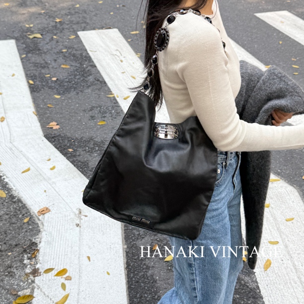 95新 MIU MIU/缪缪 花绮中古/MiuMiu缪缪黑色钻链垃圾袋