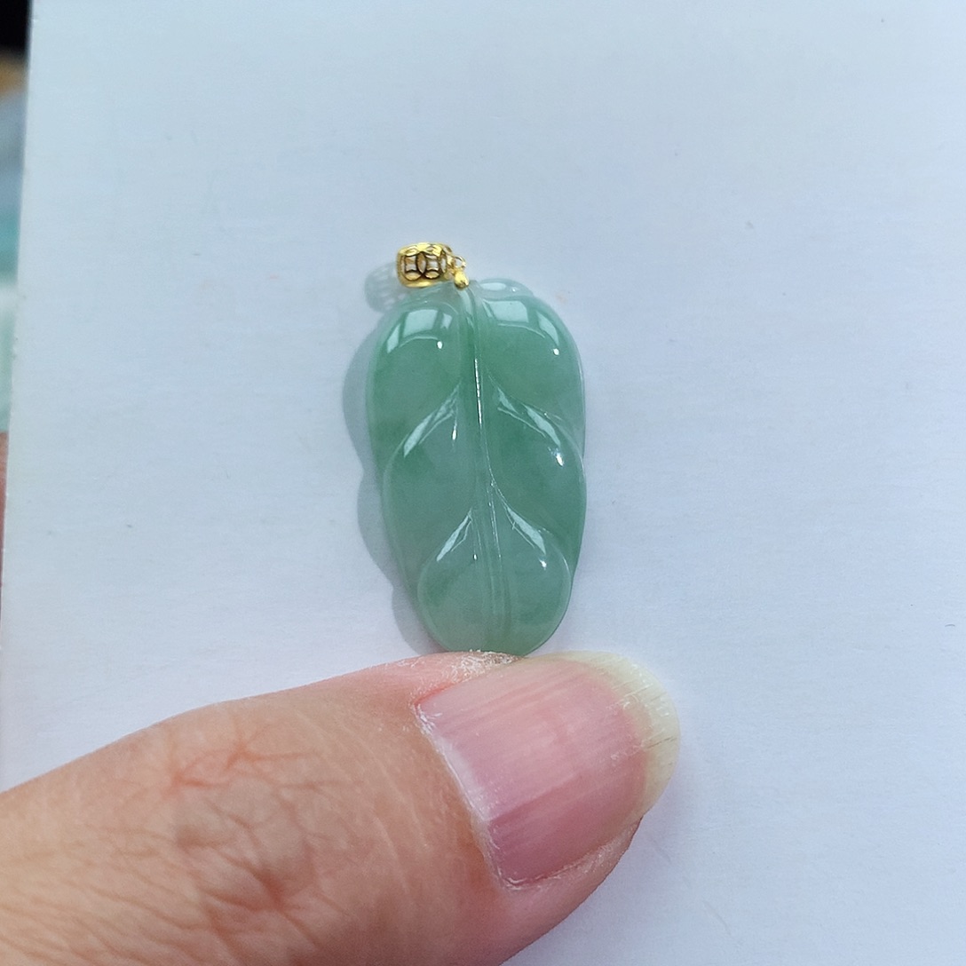 翡翠颈饰18K金镶嵌金枝玉叶