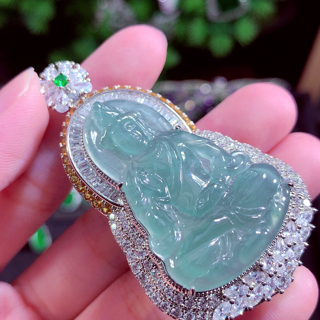 颈饰未镶嵌翡翠天然