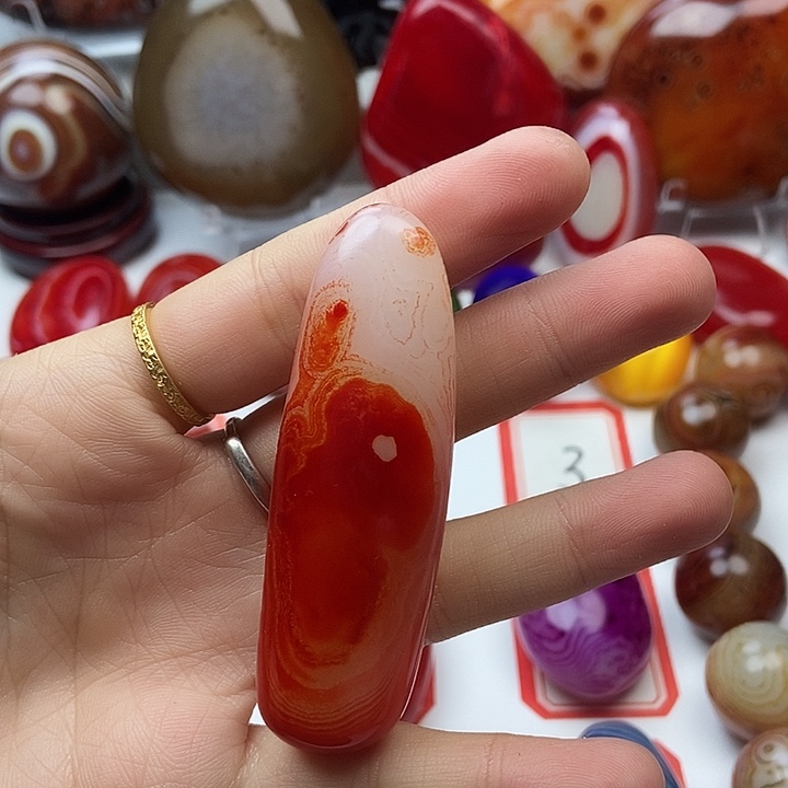 一***梅玛瑙/玉髓未镶嵌珠宝奇石