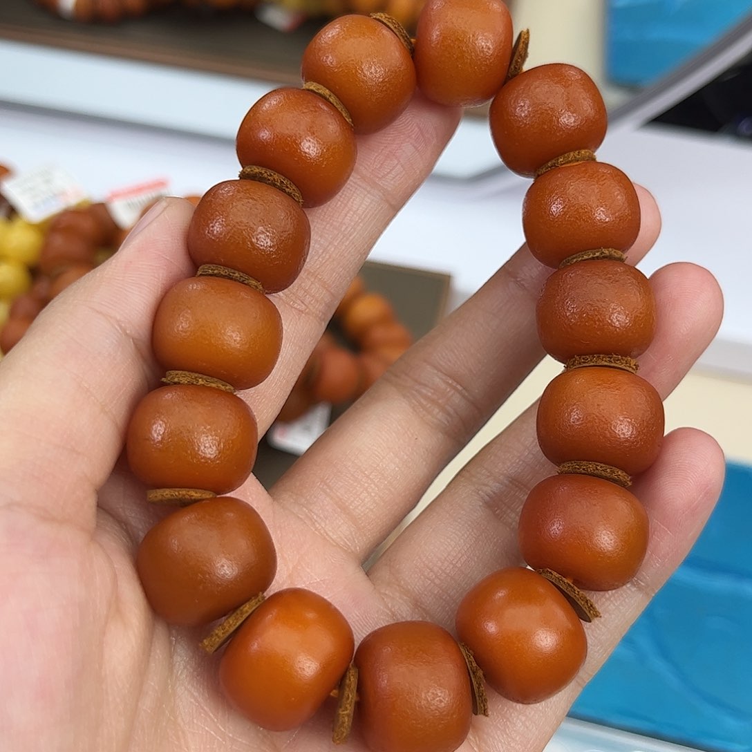 琥珀颈饰未镶嵌蜜蜡
