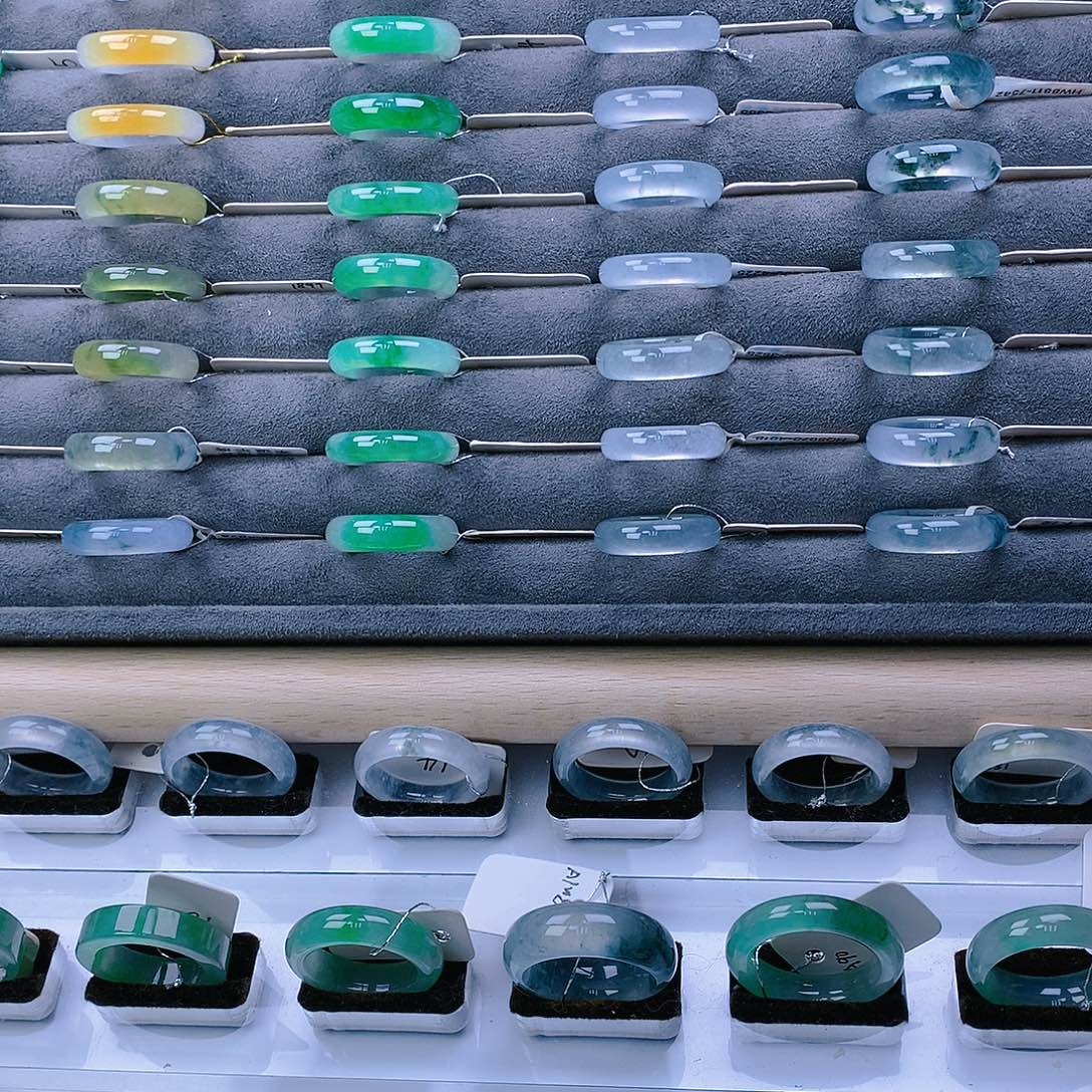 翡翠戒指未镶嵌翡翠