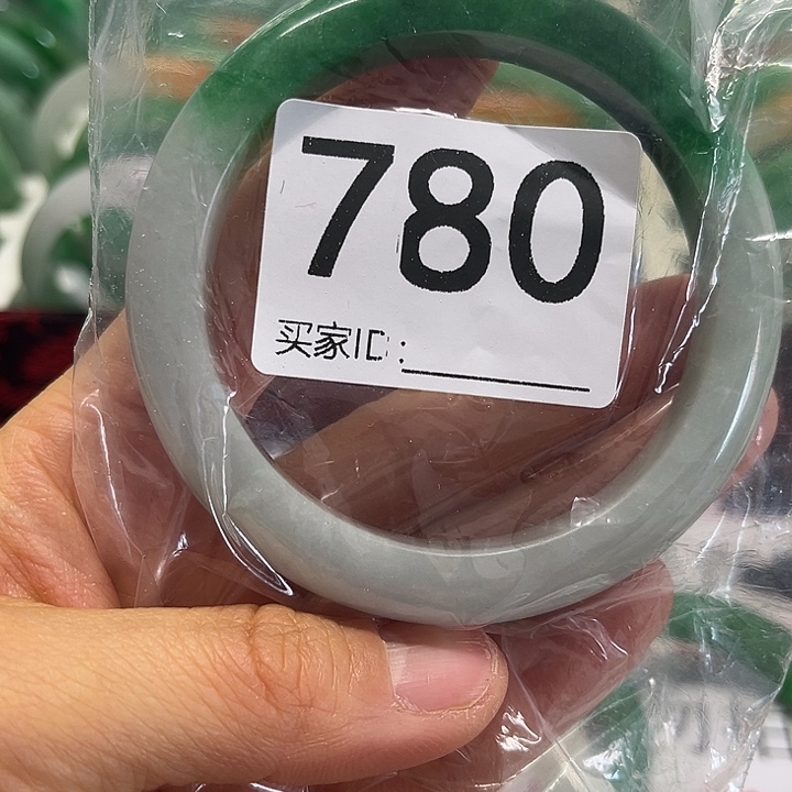 未镶嵌手镯翡翠好