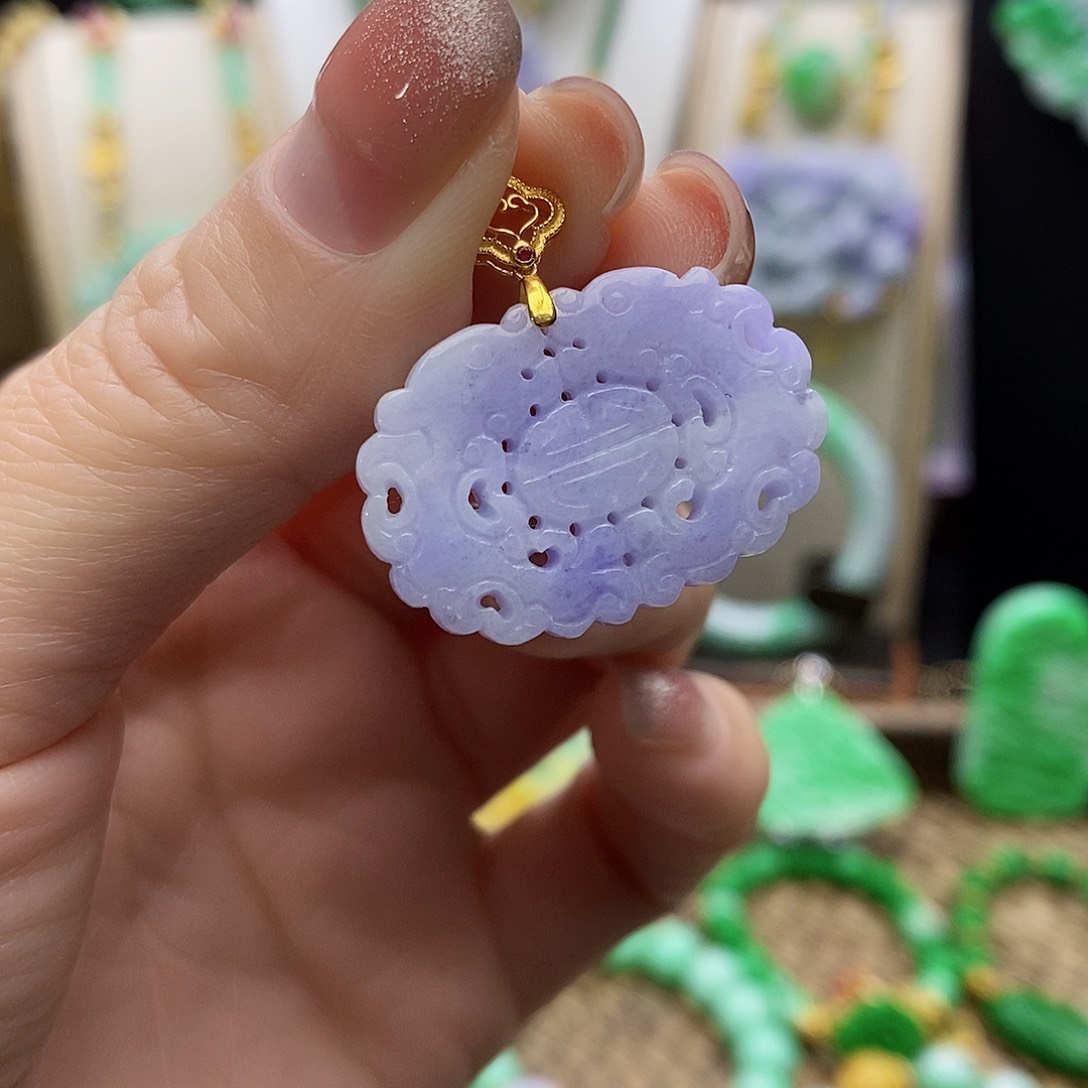 翡翠颈饰未镶嵌天然