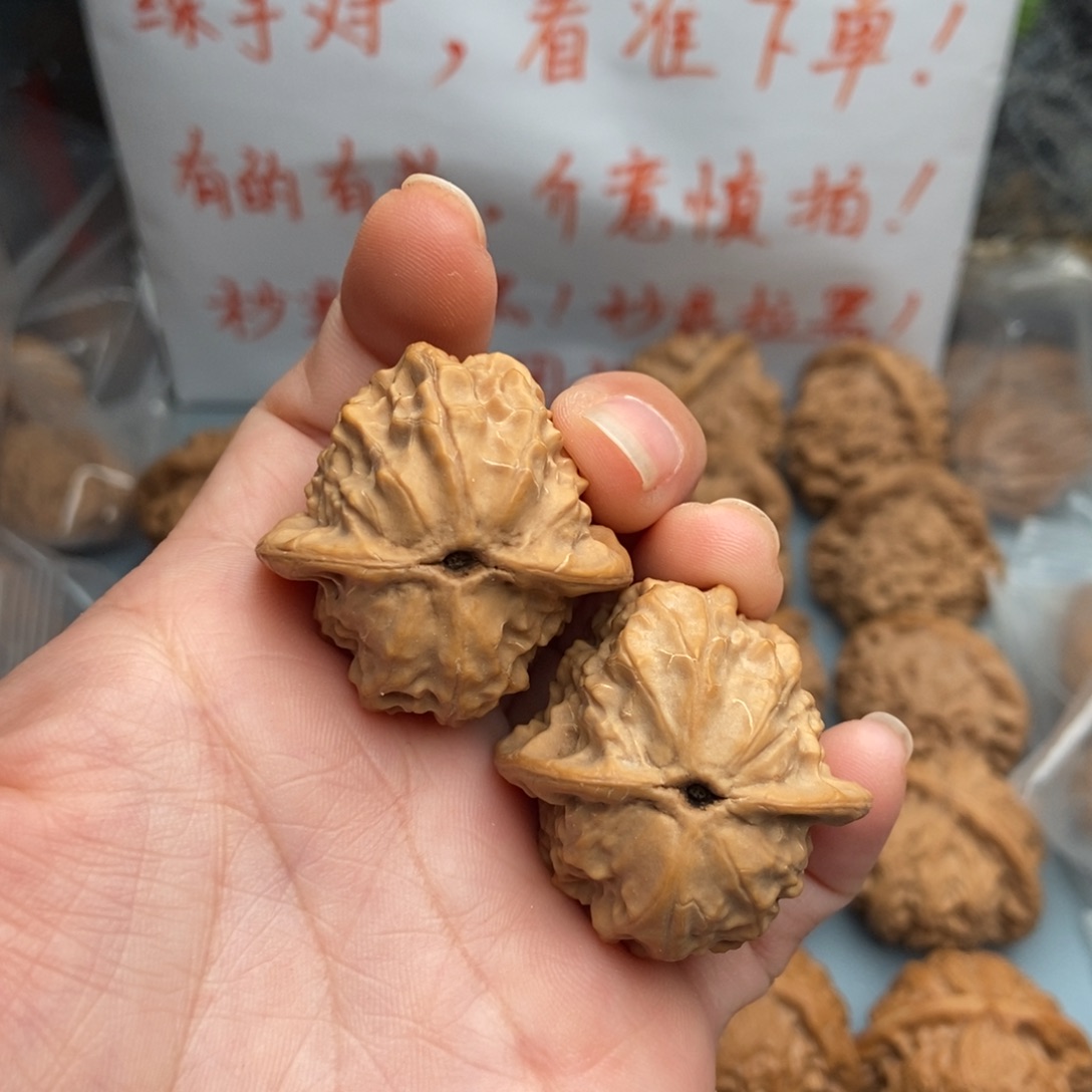 文玩核桃把件瓷娃娃54