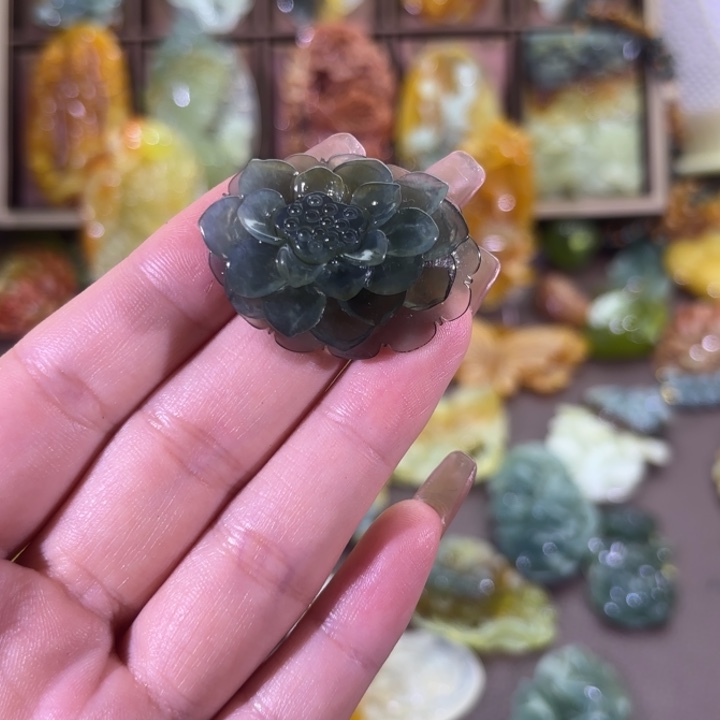 未镶嵌蛇纹石玉颈饰