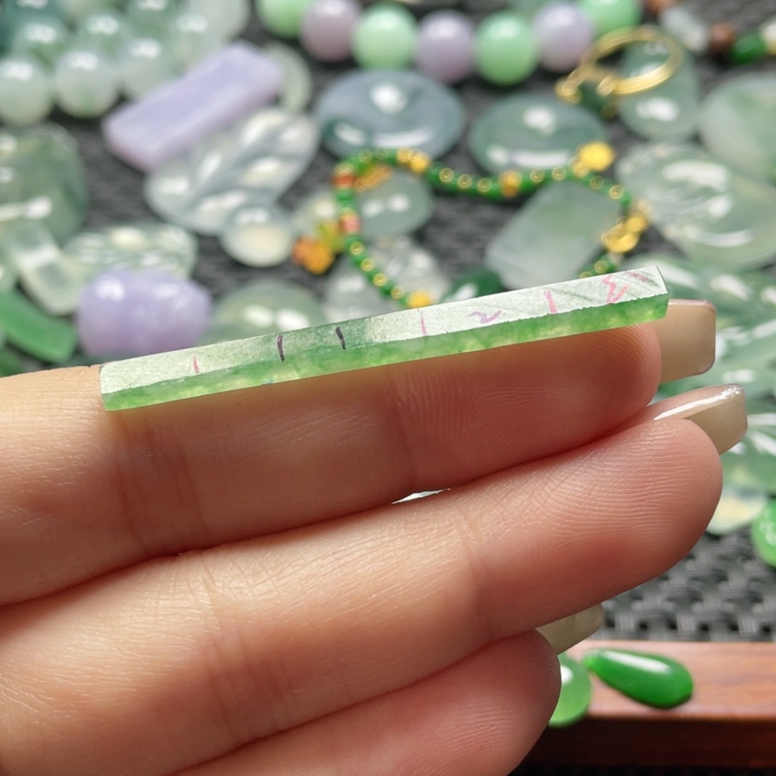 未镶嵌定制翡翠   翡翠。