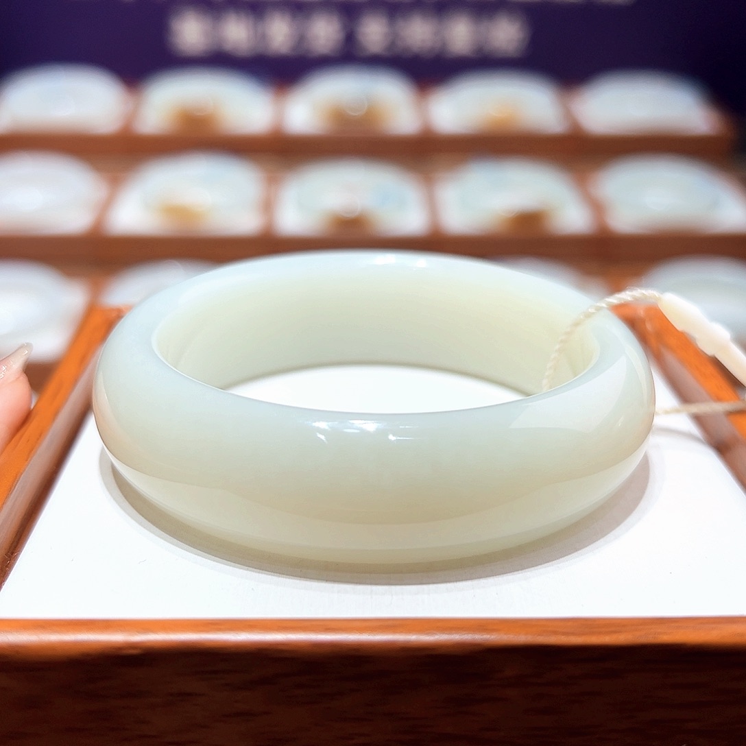 和田玉手镯56/57未镶嵌