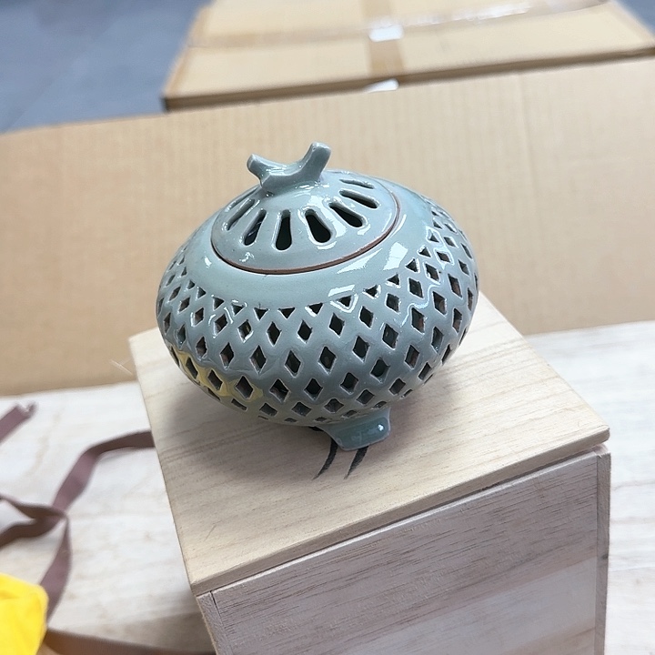 精品瓷器。             