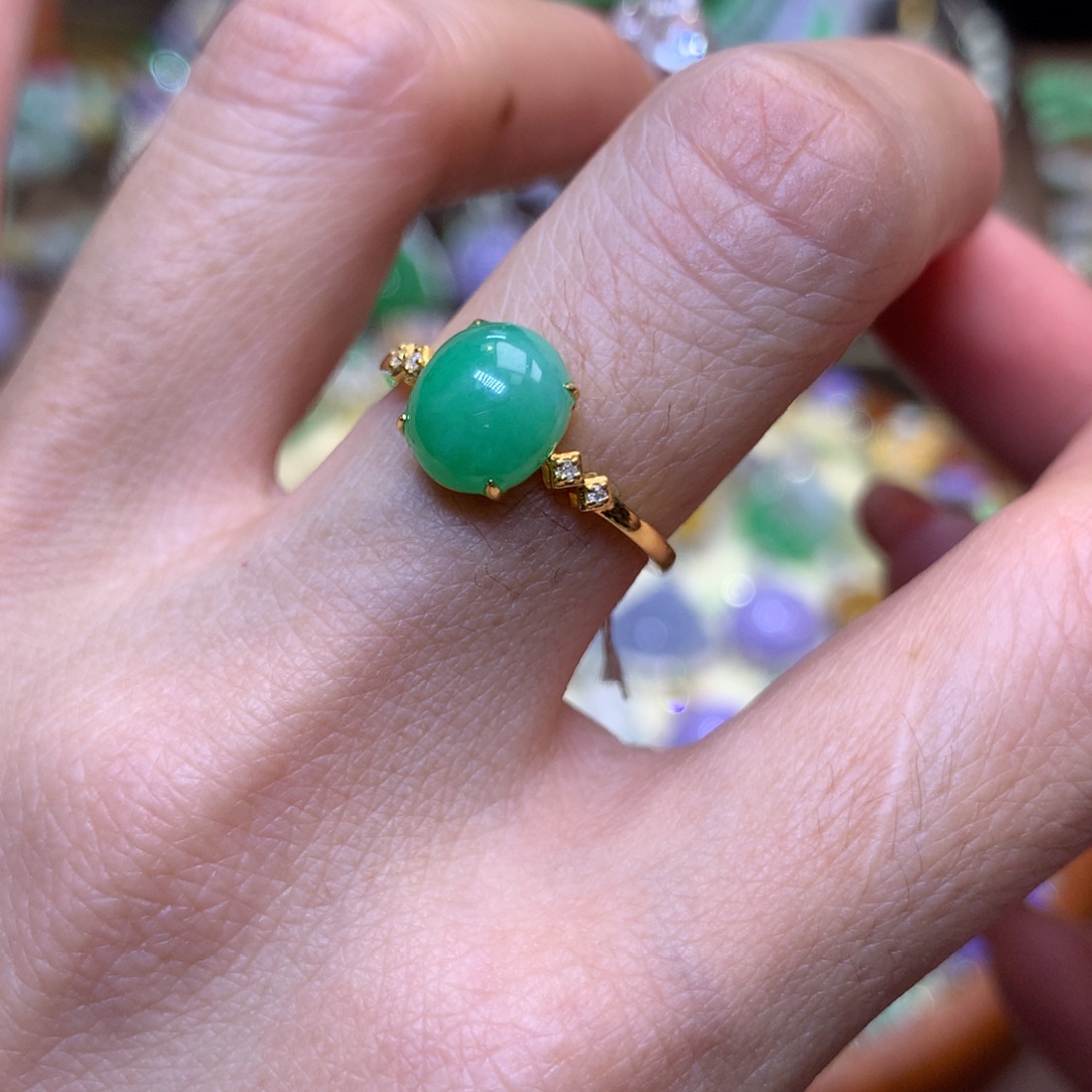 翡翠18K金镶嵌颈饰