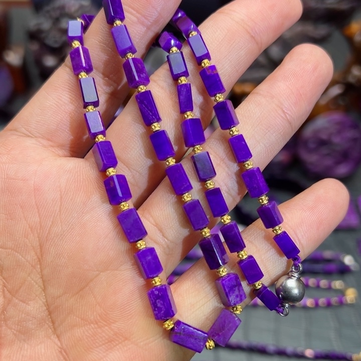 苏纪石（舒俱来）项链18K金镶嵌