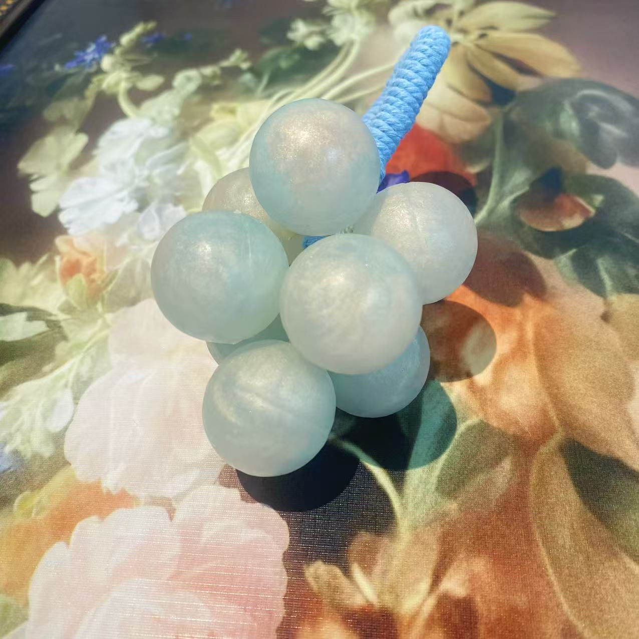 原创手工葡萄串一个
