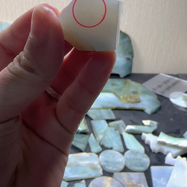 涂***哥翡翠未镶嵌颈饰纯天然缅甸翡翠