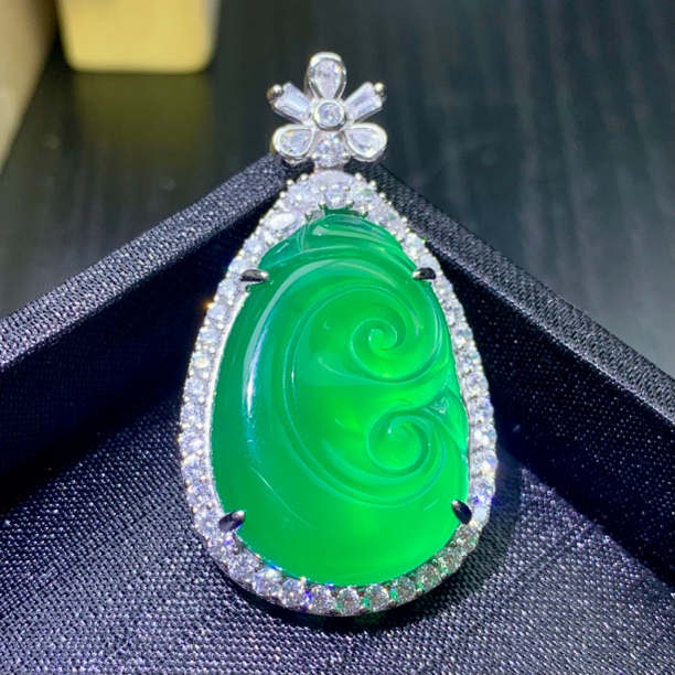 绿如意｜天然绿玉髓吊坠 s925银镀金镶嵌款吊坠