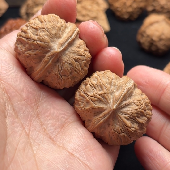 文玩核桃吊坠野生霸下32