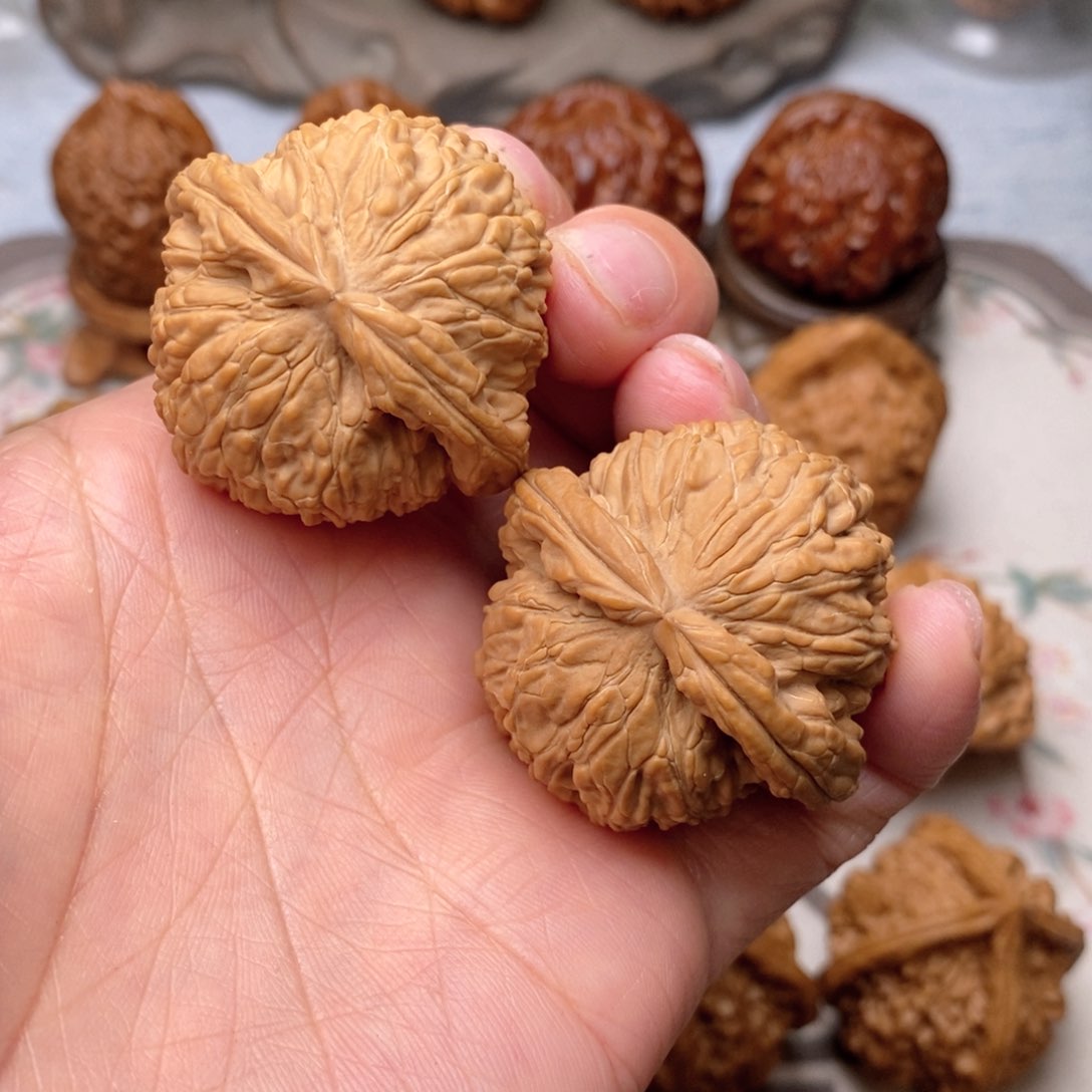 【闪购商品】文玩核桃吊坠乔*白狮子