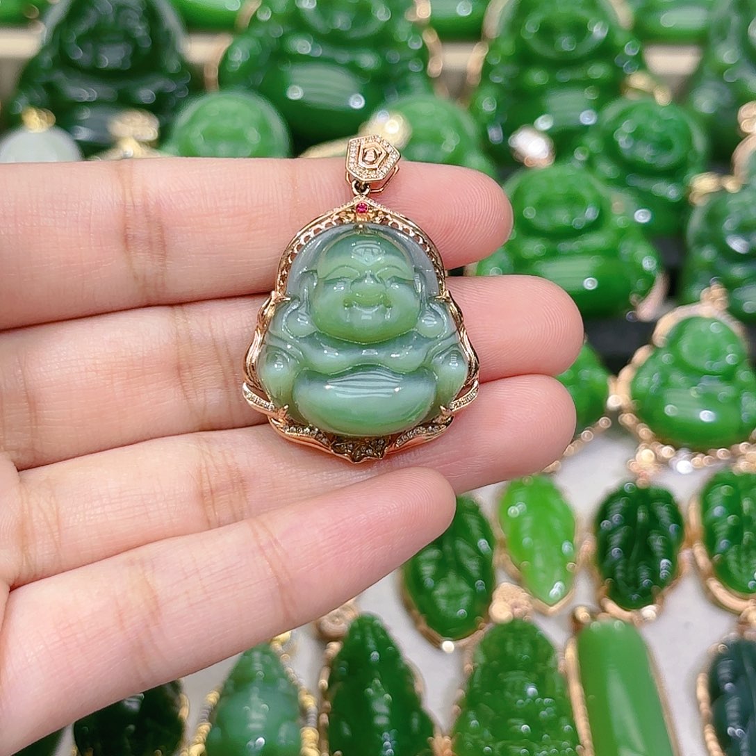 和田玉（碧玉）颈饰18K金镶嵌